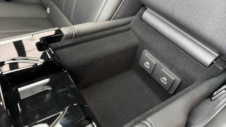 Land Rover Range Rover 4.4 P615 V8 SV 4dr Auto Petrol Estate